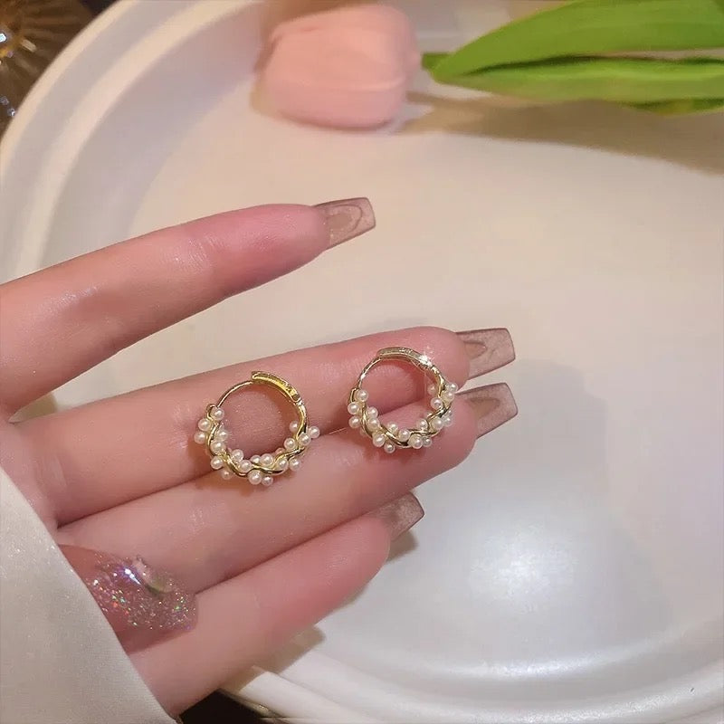 Little Pearl Hoops