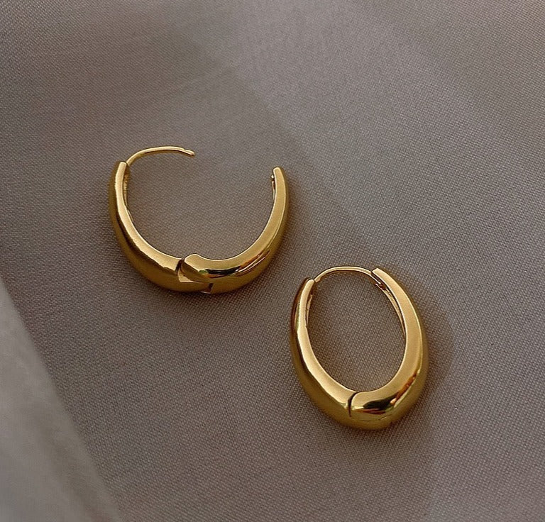 Chunky Golden Earrings-Emberil