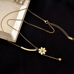 Daisy Gold Neckline