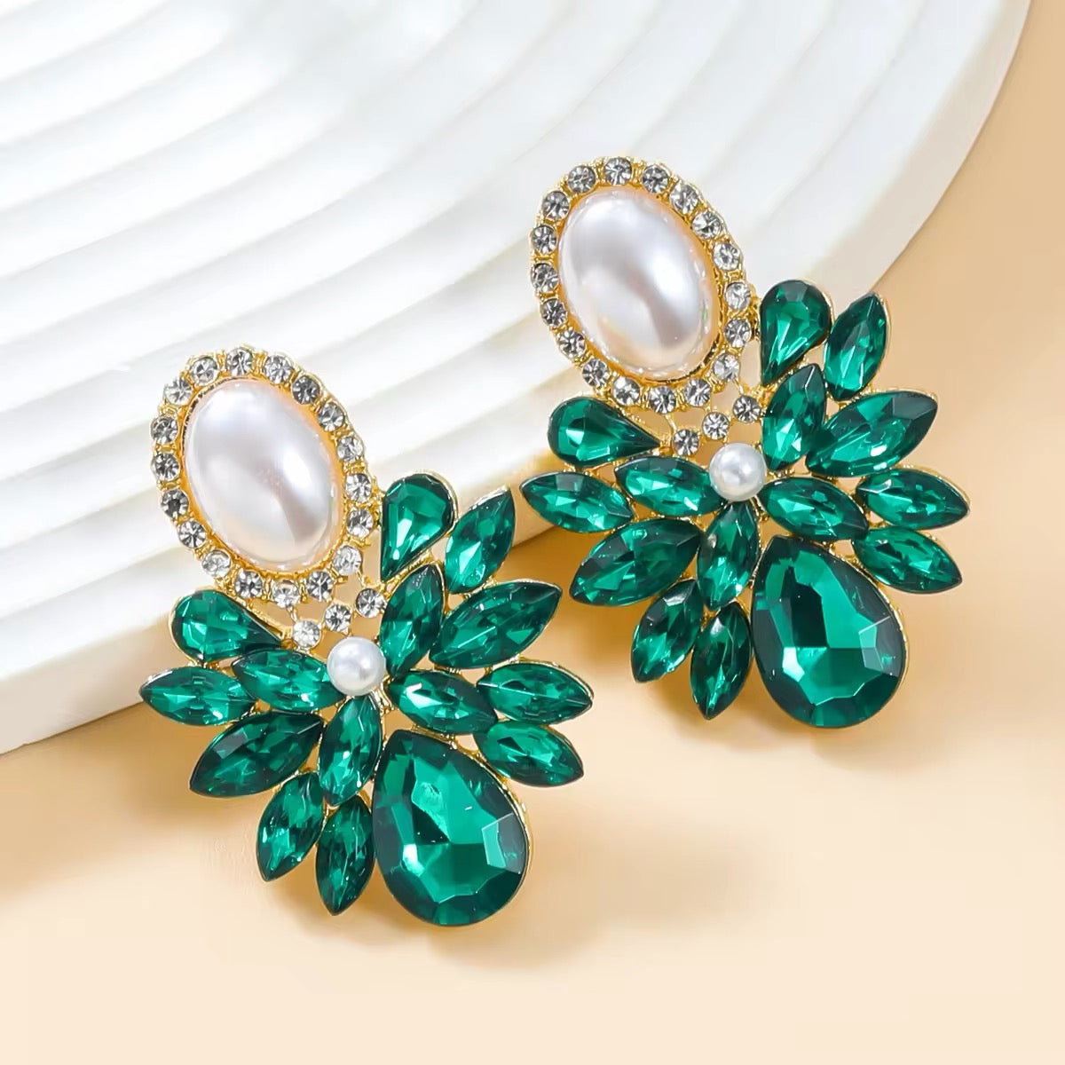 Dazzel n Pearl Earrings-Emberil