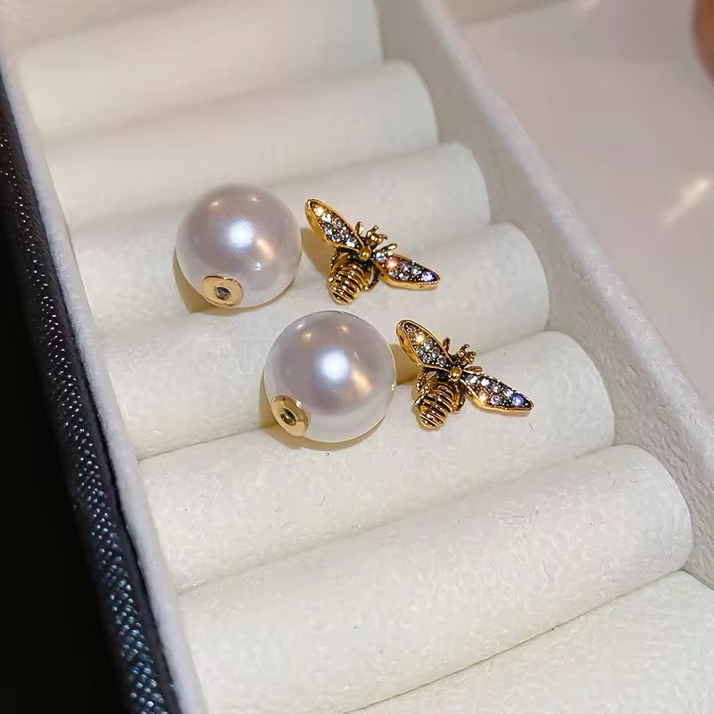 Pearl Bee Studs-Emberil