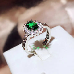 Emerald Green Small Ring-Emberil