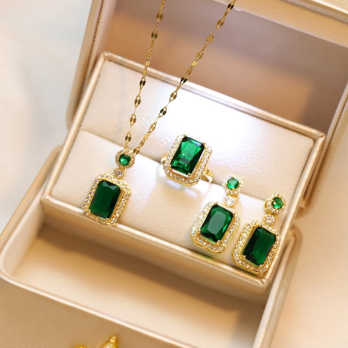 Green Square Luxury Necklace Set