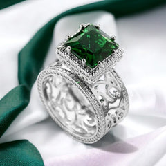 The Emerald Enigma Ring-Emberil