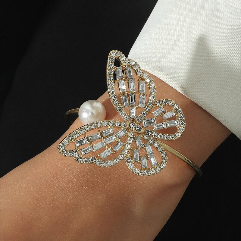 Statement Butterfly Pearl Bracelet - Emberil