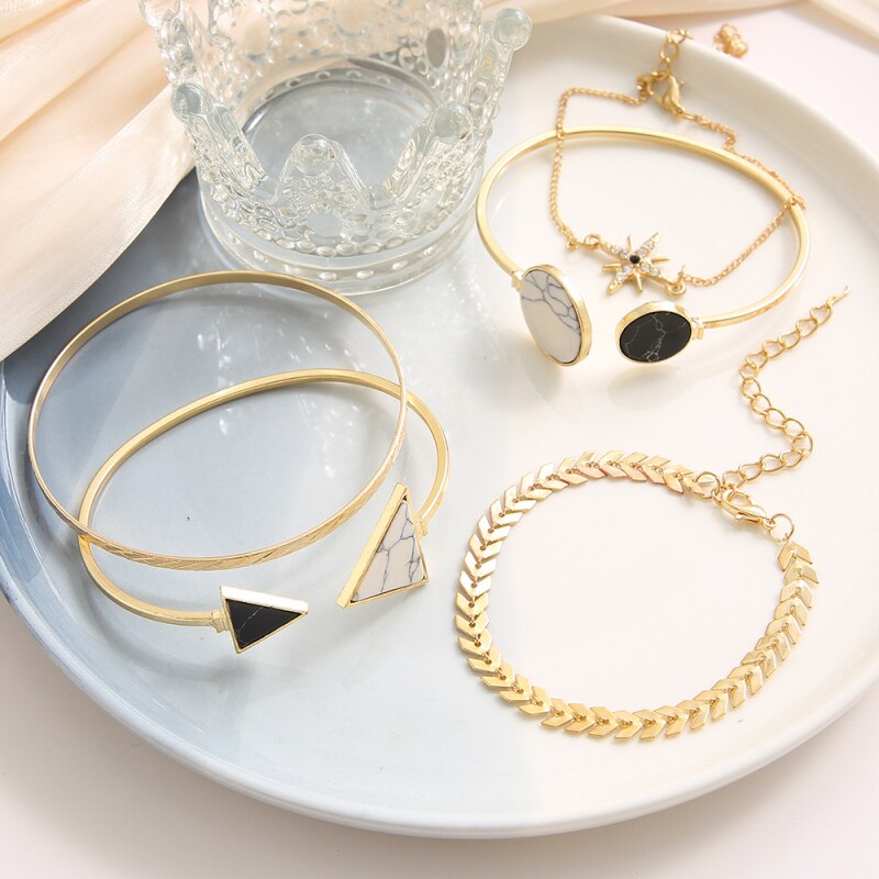 5 Pcs Bracelets Charm Jewelry Set Golden Metal Multilayered Chain Bangle - Emberil