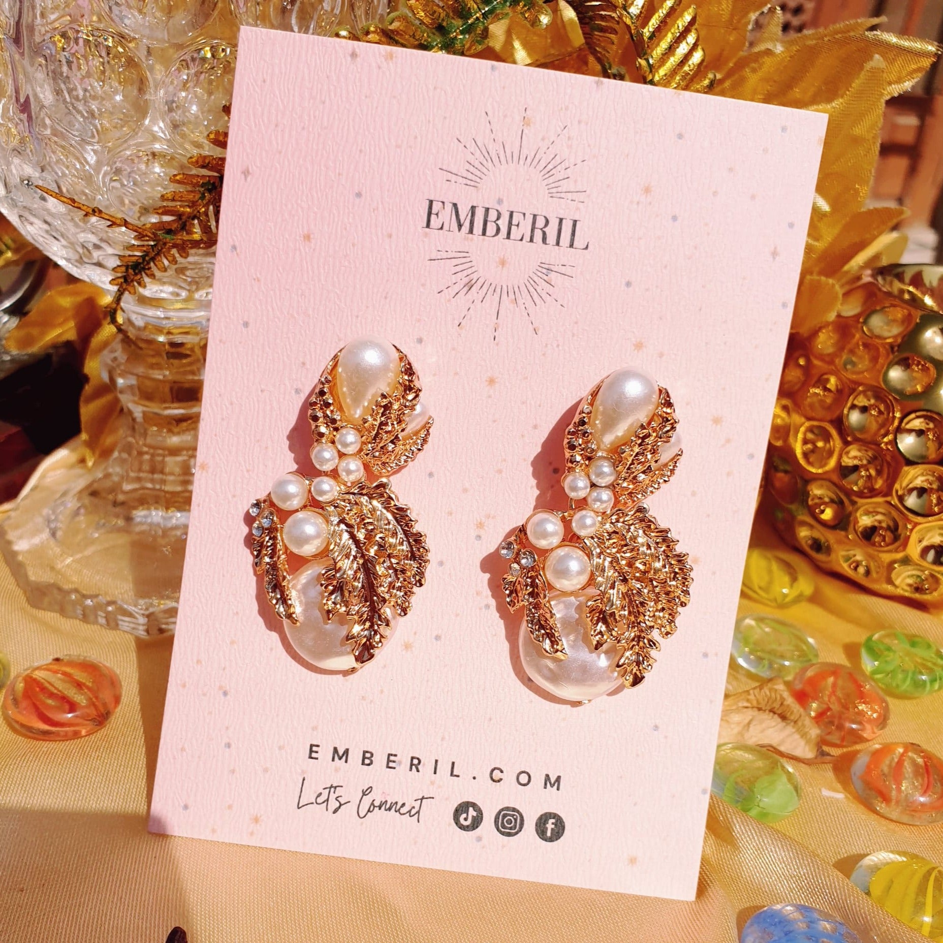 Aesthetic Mother Pearl Earrings - Emberil