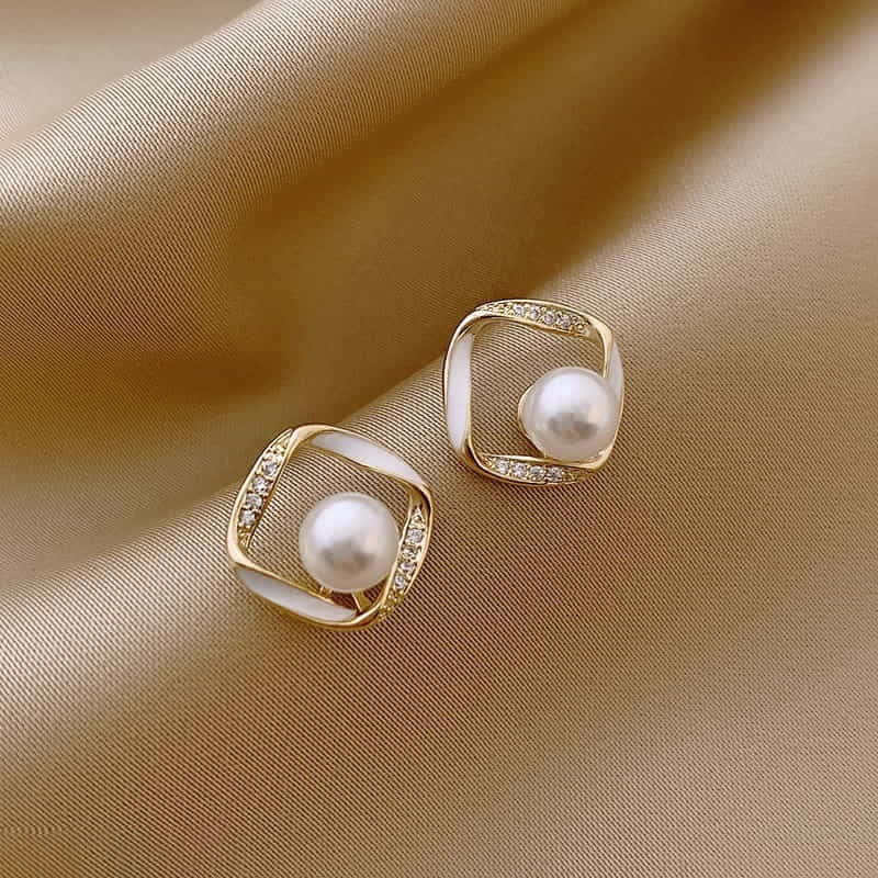 Pearl Square Twisted Stud Earrings S925 - Emberil