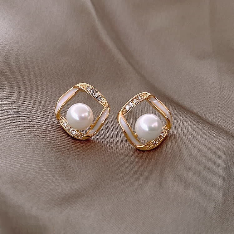 Pearl Square Twisted Stud Earrings S925 - Emberil