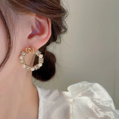 Round Pearl Elegant Earrings - S925