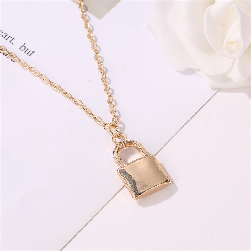 Golden Lock Necklace - Emberil