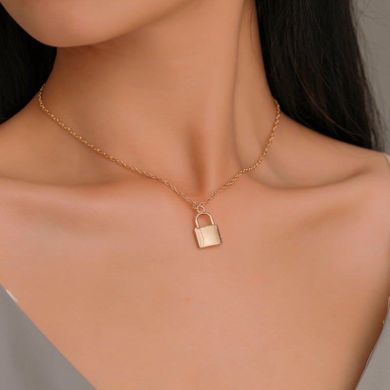 Golden Lock Necklace - Emberil