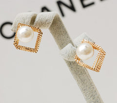 Irregular-lines Studs - Emberil