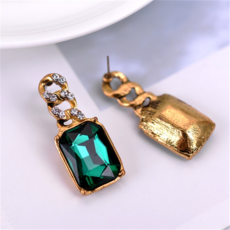 Green Emerald Cubic Elegant Earrings - Emberil