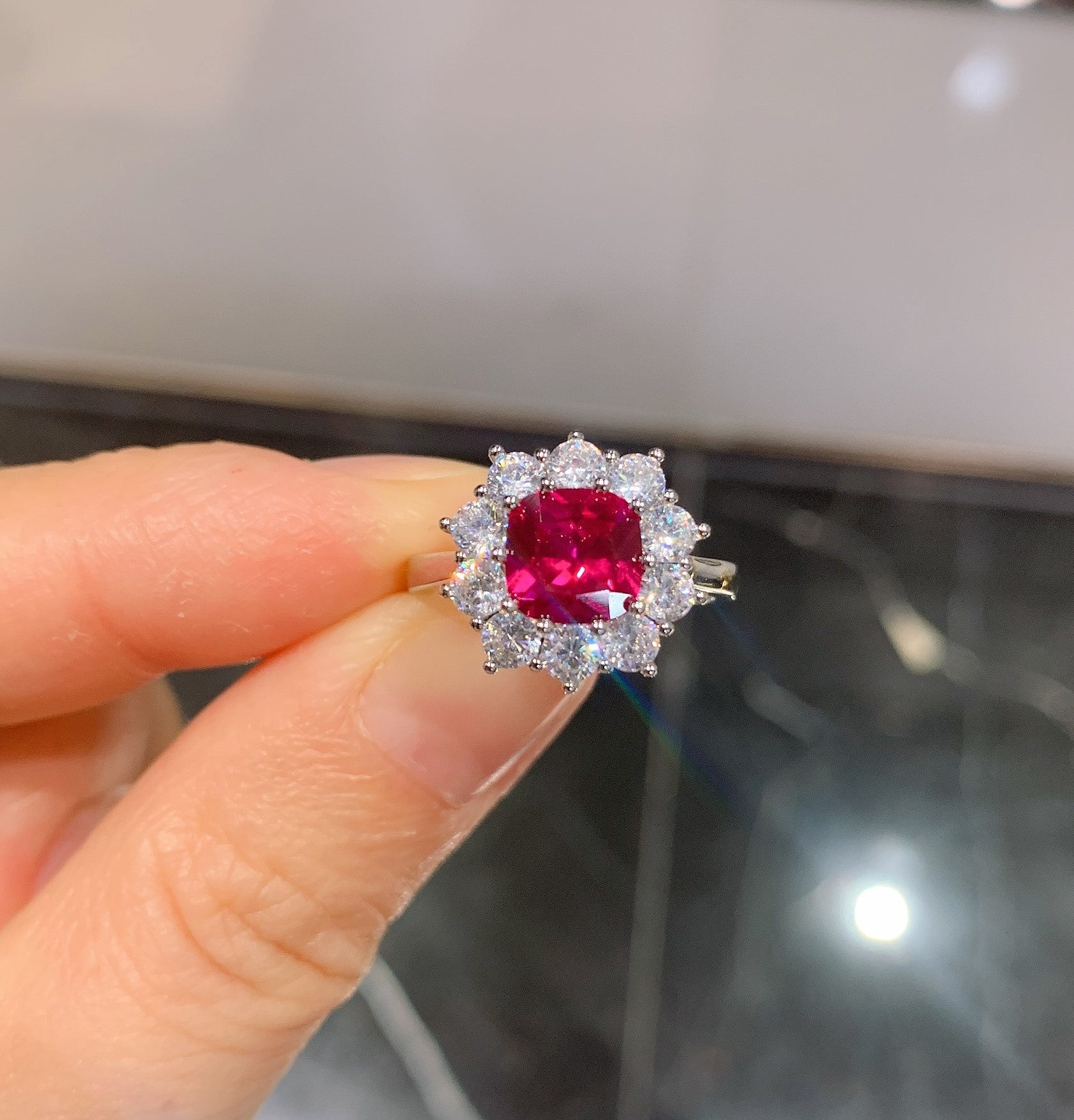 Big Ruby Gemstone Ring - Emberil