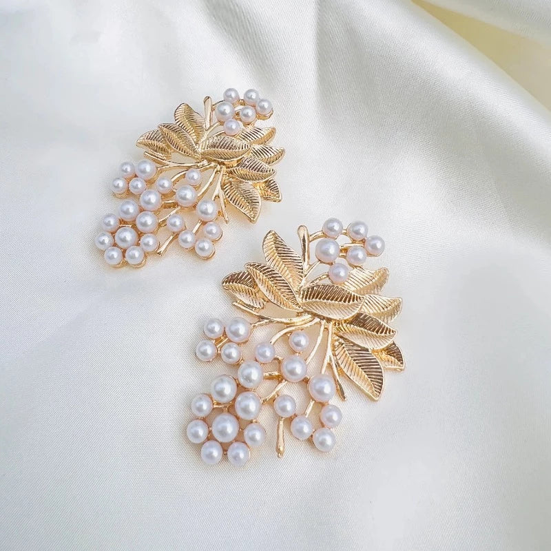 Pearlicious Stud Earrings - Emberil