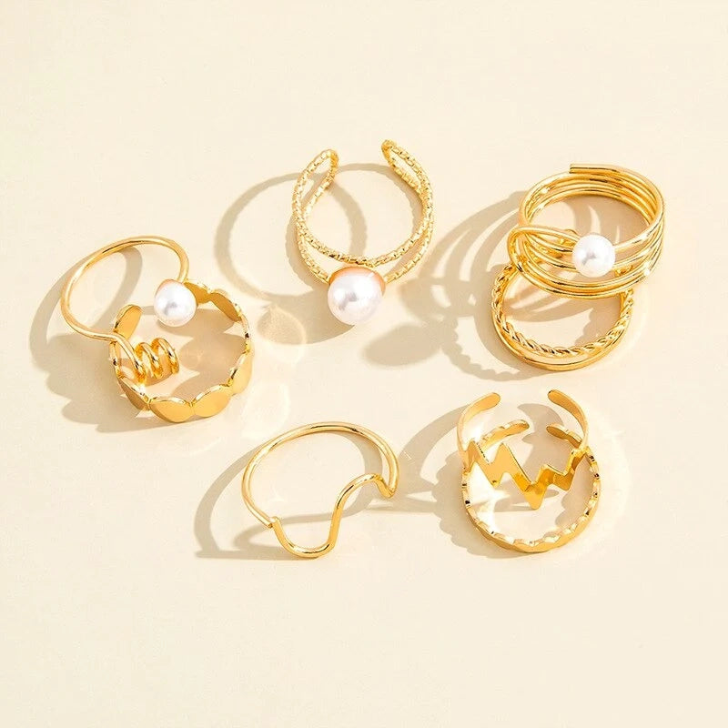 8 Pcs Golden Pearl Ring Set - Emberil