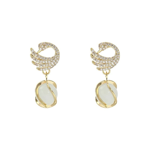 Two Birds Pearl Drop Earrings - Emberil