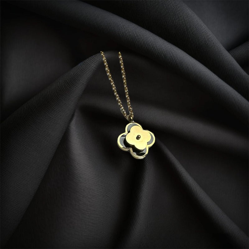 Black Clover Golden Necklace - Stainless Steel - Emberil