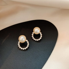 Elegant Pearl Round Earrings - Emberil