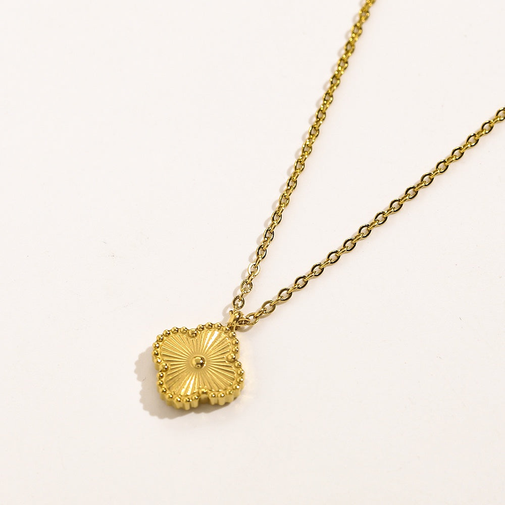 Golden Clover Necklace - Emberil