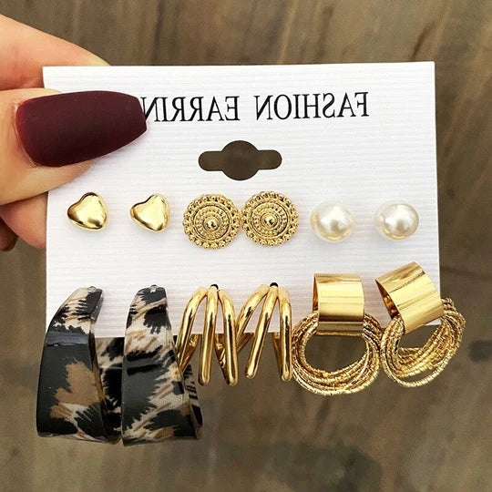 6 Pieces Bohemian Pearl Love Stud Pack - Emberil