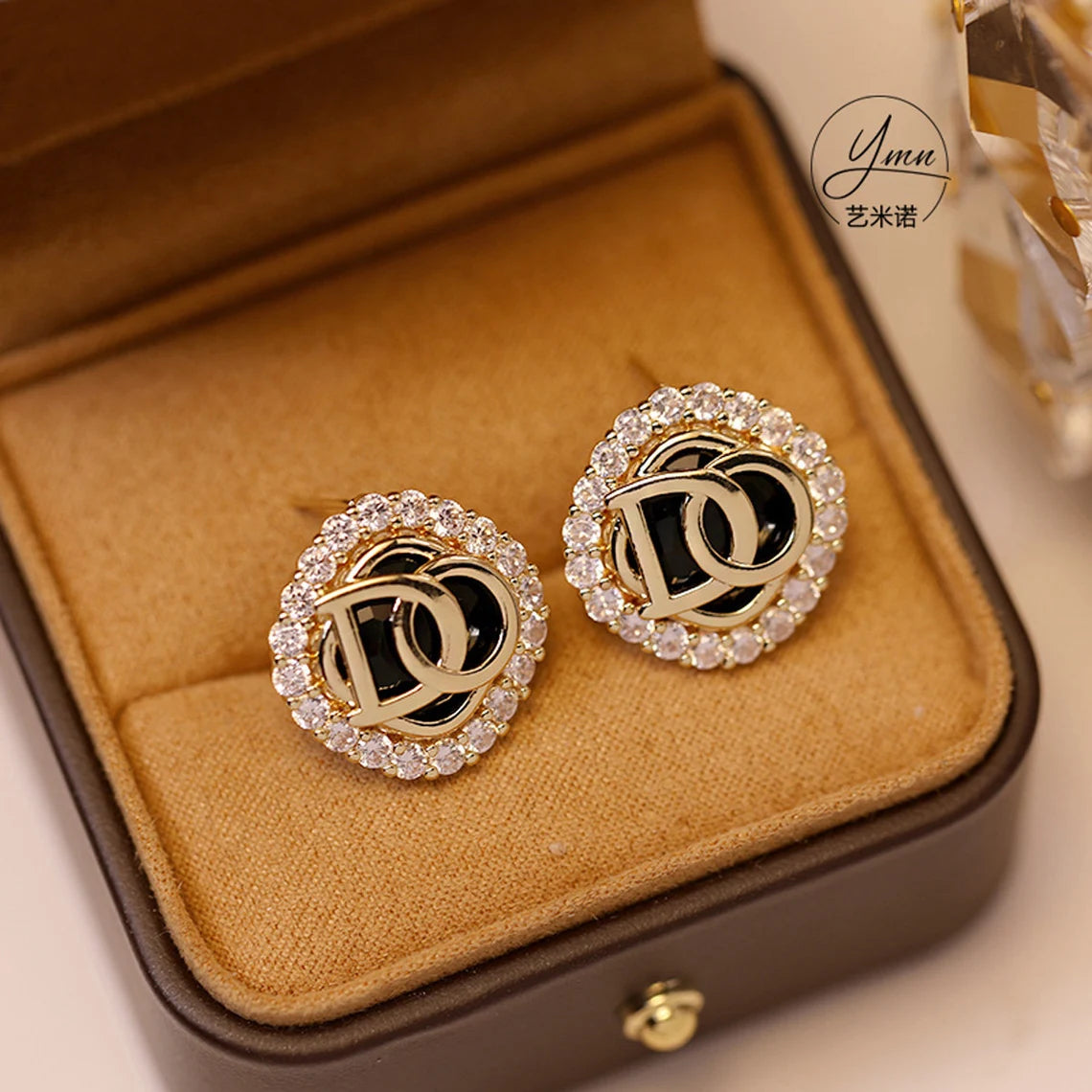 DO Luxury Square Stud Earrings S925 - Emberil