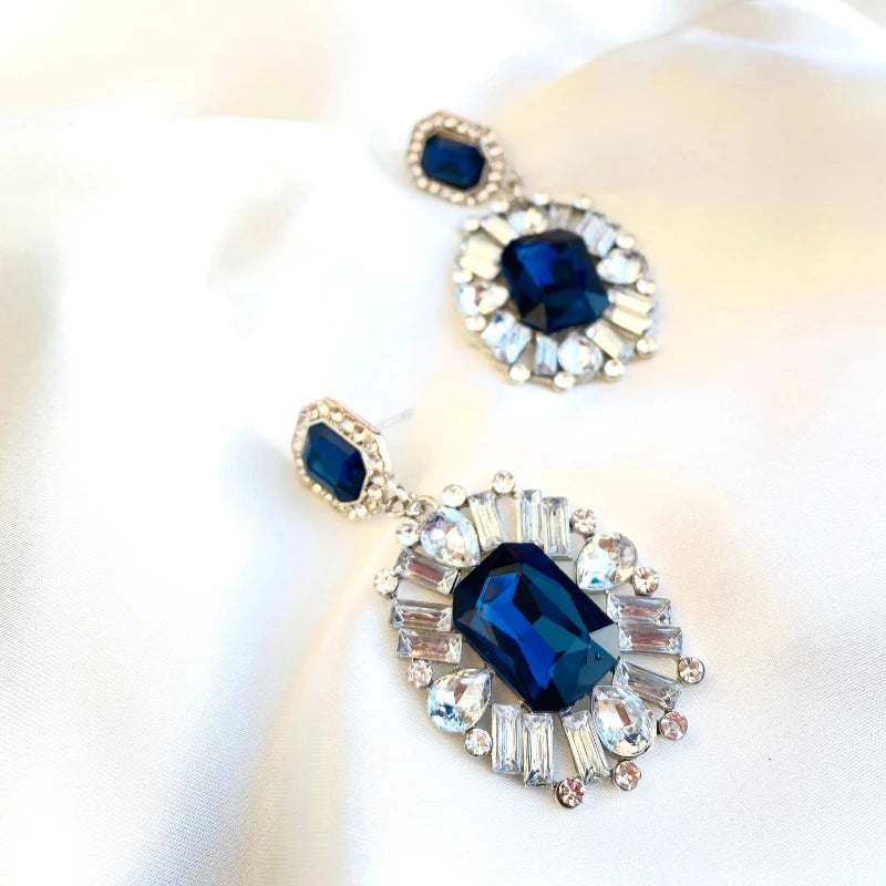 Vintage Classy Crystal Drop Earrings - Emberil