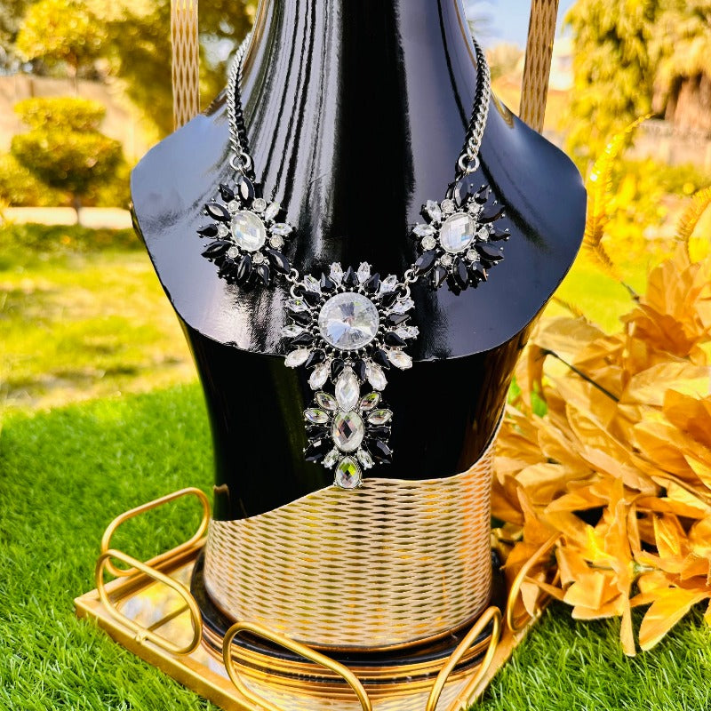 Black And White Statement Necklace - Emberil